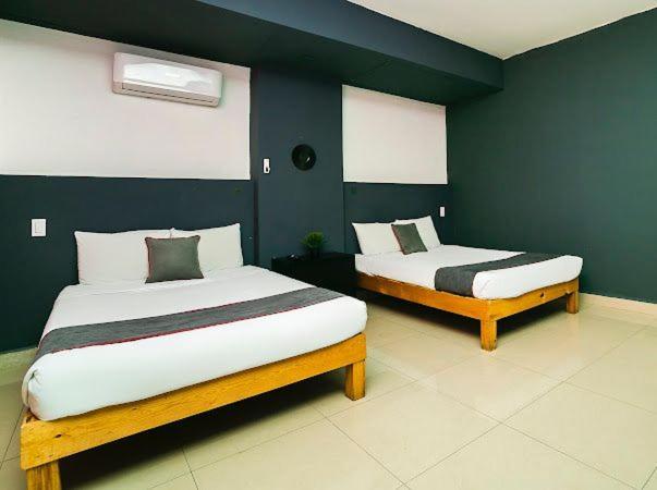 Adhoc Plaza Hotell Monterrey Exteriör bild